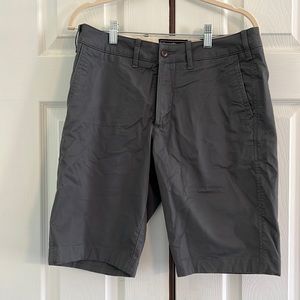 Abercrombie & Fitch men’s flat front shorts